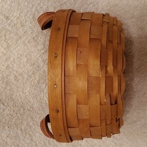 Longaberger Basket 2003, 7" Round Hand Woven Basket with plastic liner